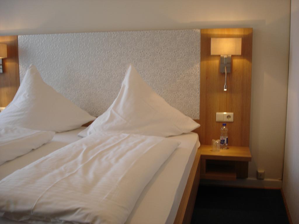 Rhein-Hotel อันแดร์นาค ภายนอก รูปภาพ